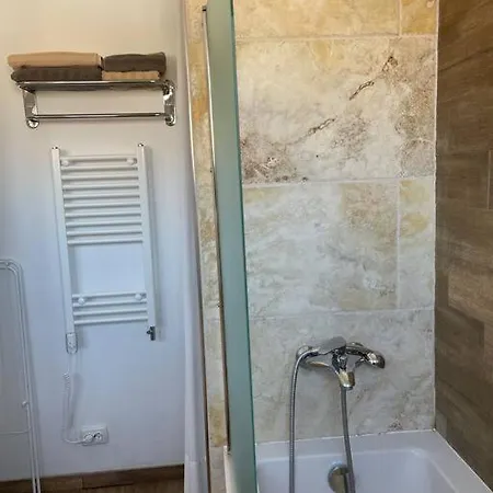 Super Center Apartment